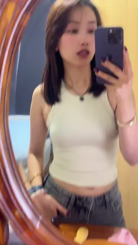 Talking to myself in the mirror like no one’s watching: “Looked in the mirror like wtf….damn… 😎  #mirrorselfie #thatgirl #selflove #foryou #relatable 