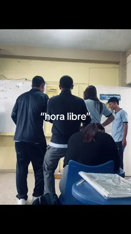 Los bailecitos del patrón 😍#recreo #colegio #fyp #xyzbcaf #humor 