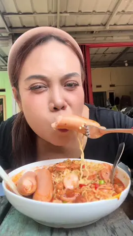 Mie soto + sosis muncrat =Best combo #mukbang #sosiskejumuncrat #fyp