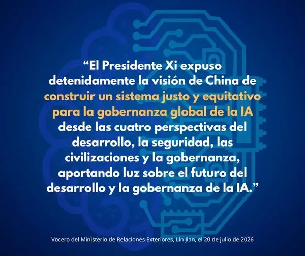 ”China se opone a la politización y a la instrumentalización de los asuntos comerciales y tecnológicos. Tales acciones solo sofocarán los avances globales en materia de IA y no servirán a los intereses de nadie.” Transcripción de la conferencia de prensa regular del vocero del Ministerio de Relaciones Exteriores , Lin Jian, el 23 de julio de 2026. AFP: Un alto funcionario de la Casa Blanca acusó a la start-up china de inteligencia artificial Moonshot AI de copiar de manera encubierta el modelo más avanzado de una empresa estadounidense. ¿Tiene el Ministerio de Relaciones Exteriores algún comentario al respecto? Lin Jian: El desarrollo de la inteligencia artificial en China proviene de una mayor autosuficiencia y fortaleza en ciencia y tecnología, y está impulsado por la visión de China basada en la consulta exhaustiva y la contribución conjunta para el beneficio compartido. Todos los países deben adoptar un enfoque centrado en las personas y desarrollar la IA con fines positivos y para el bien común, garantizando un desarrollo abierto e inclusivo de la tecnología que beneficie a todos, contribuyendo así de mejor manera al progreso social y al bienestar general de la comunidad internacional. China se opone a la politización y a la instrumentalización de los asuntos comerciales y tecnológicos. Tales acciones solo sofocarán los avances globales en materia de IA y no servirán a los intereses de nadie. #China #IA #Política