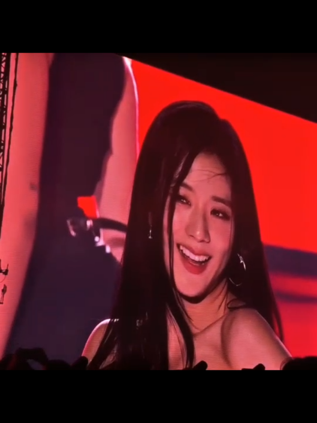 #JISOO | é bom, é bom 👅 | #edit #blackpink #foryoupage #viral  @Mah @yan @lily_fx1 @𝙇𝙤𝙧𝙮 𝜗ৎ 