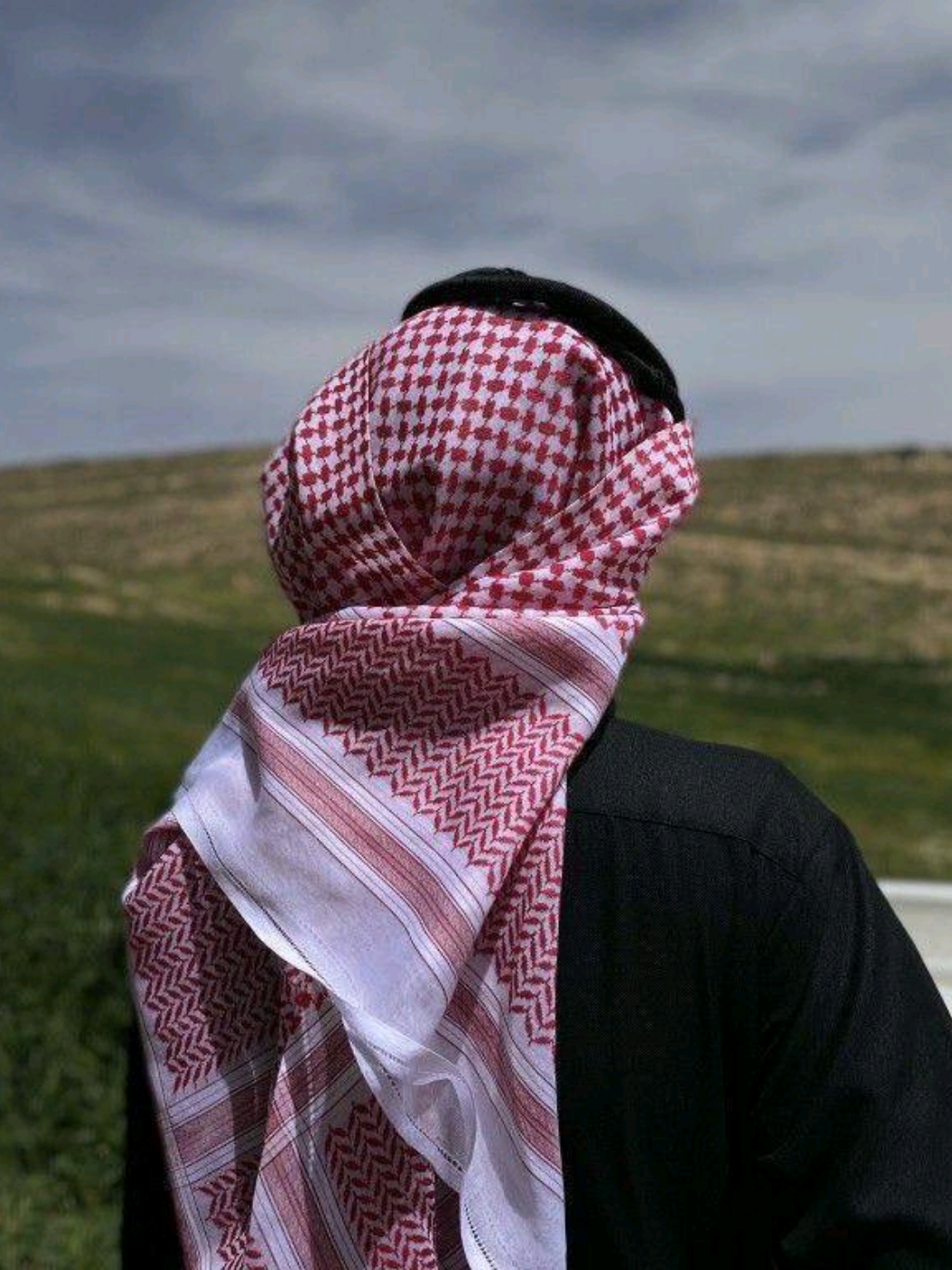 يبتليك الله في عمر صغير لا ليعذبك بل ليشكلك ويربيك ﴿وَأَلقَيتُ عَلَيكَ مَحَبَّةً مِنّي وَلِتُصنَعَ عَلى عَيني﴾#الشيخ_سعدون_حمادي 