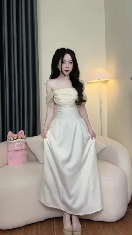 Đầm như công chúa luôn 👑