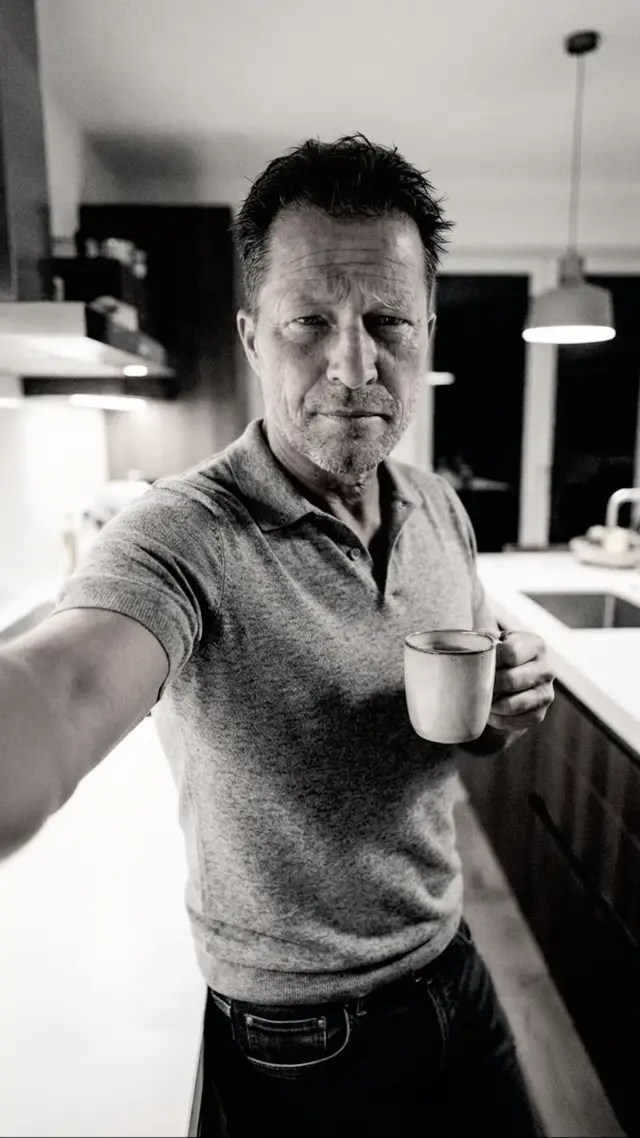 Guten Morgen. ☀️🌅 Auch wenn der Tag gerade erst beginnt, wünsche ich dir einen friedlichen Start, schöne Momente und einen Tag voller Freude. Danke, dass du hier bist. Deine Unterstützung bedeutet mir viel. 💛 #TilSchweiger #Deutschland #FürDich #FürDichSeite #FYP 
