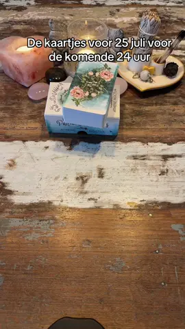 Wauw, op deze dag buiten de tijd, lijkt het of je in een overgangsfase zit, je kunt niet meer terug naar het oude, en wordt dus gedwongen om naar het nieuwe te gaan.   Het is het einde van de pittige tijd die je hebt gehad. Je hebt het overwonnen!!! De mooie liefde, het ultieme geluk wacht op je! ❤️❤️ #fy #fyp #foryoupagе #hetpadvanontdekkingtarot #patries44 