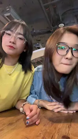 aduh yg baju kuning ama biru punya gw itu 😝🤭 #freyajkt48 #onieljkt48 #fyp #bismillahfyp #jkt48 