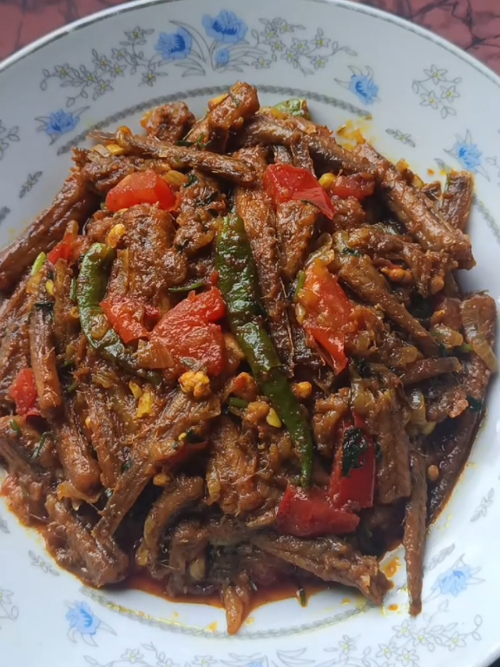 আজকের রান্নাঘরে টাটকা চেউয়া মাছের আয়োজন। 🐟🍅 #fyp #reels #viral #trending #tiktok 