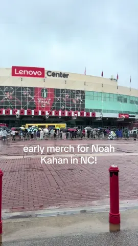 @Noah Kahan early merch in NC! #noahkahan #greatdivide #tour #merch