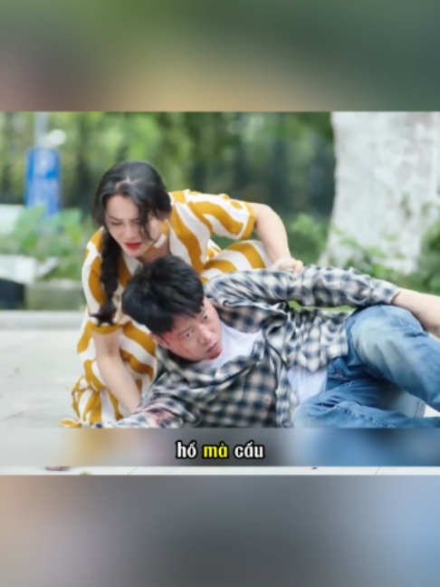 Người đàn ông kinh ngạc nhìn qua cửa sổ phát hiện #phimhay #phimtrungquoc #merviewphim #fyp #foryou