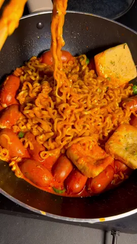 Too Much Cheese for One Buldak Ramen #buldak #mukbang #spicyfood #asmr #cooking 