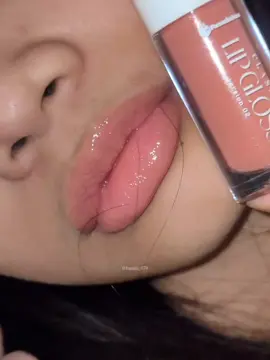 Get glossy, hydrated, and juicy-looking lips with the DC Formulations Classic Lip Gloss V2 (6mL) ✨💋 Available in 19 beautiful shades, from natural nude lip gloss to vibrant red and pink lip gloss #lipgloss #dcformulations #glossylips #makeup #lippies 