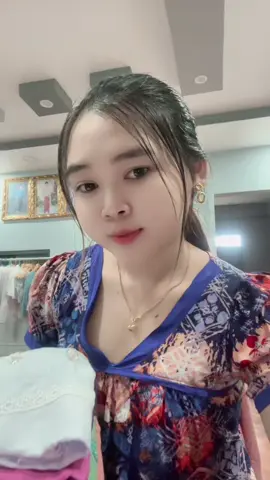 #ပေါ့ပေါ့ပါးးထသွားထလာဝတ်ဖို့😍🥰 #လက်ကျန်လေးတစ်ဖြတ်😍😍 #လက်မနည်း #cmနဲ့ချုပ်ပါတယ်ရှင်#မှာချုပ်လို့ရပါတယ်ရှင့် 