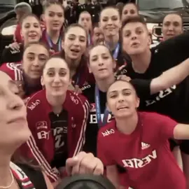 bizim cocuklar işte bunlar bizim çocuklarrrr harikasinizzz #voleybol #fileninsultanları #millitakım  @Eypio  cr @ela 