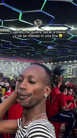 Cuando me quiere sacar a bailar  y no se manda ni una fría 🤣  #fty #humor #barranquilla #livehighlights #billaresyestaderoelite🎱 