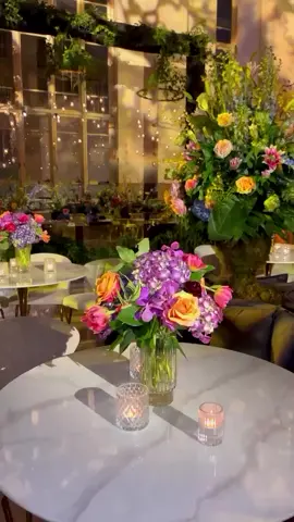 🌿✨ A magical evening under the stars, where love blossomed among a symphony of roses and twinkling candlelights. Planning @rafaalvarado Catering @eventsmarus Flowers & Design @nelumbo.us Content Creator @loveatfirstview