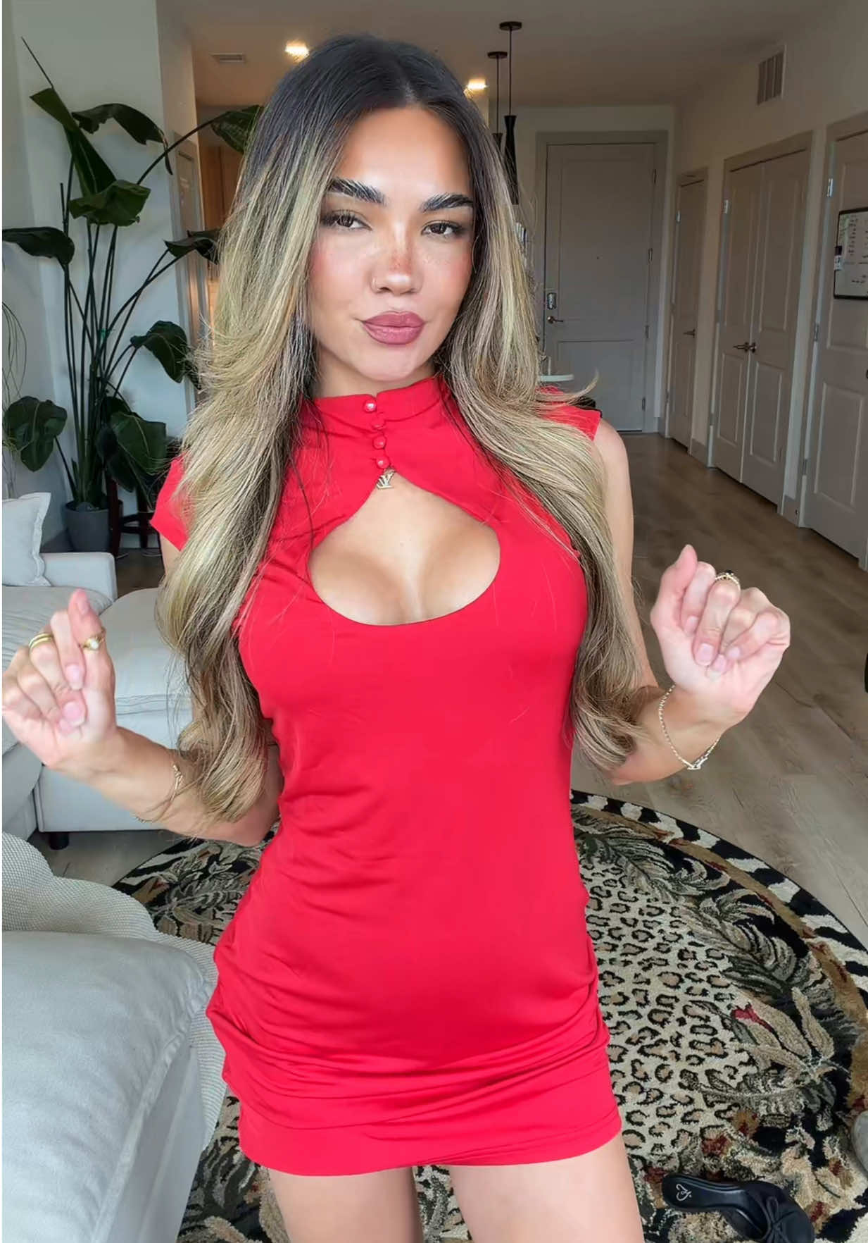 Insanely stunning red mini dress 🍒 #summerwins #dealsforyoudays #redminidress #minidress #goingoutdress 