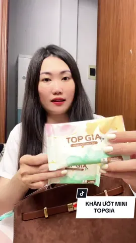 Phải nói là đi ra ngoài mà đem cái khăn giấy ướt mini topgia này nó tiện lợi ghê luôn Á ! Dễ dàng bỏ dỏ . Mà còn sạch sẽ nữa ! #nhithíchreview #khanuottopgiamini #khanuottienloigiadungthongminh  #dealhotmoingay #xuhuong 