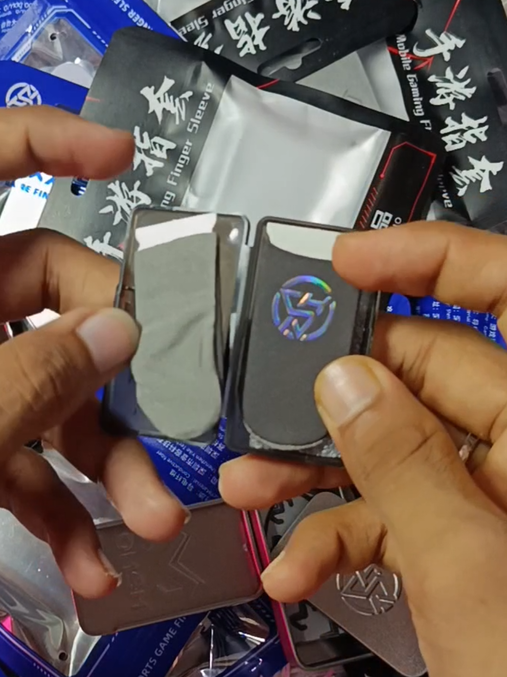 সিলভার ফাইবার ফিঙ্গার স্লিপ।  #viralvideo #freefire #bubg_mobile #gaming #fingersleeve 