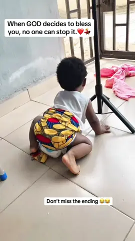 Another happy momen with my little sunshine. Thank you all for your love and support, as you enjoy this video, may it put a smile on your face today.🥰❤️#Fyp #viral #Babydan #TiktokViral #FamilyFun 