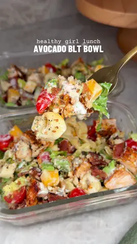 crazy for a quick, high protein chopped bowl 👏🏼 I loveeee mine cold on a hot day 😋  #healthymeals #healthylunch #mealideas #highproteinmeals #easymeals  