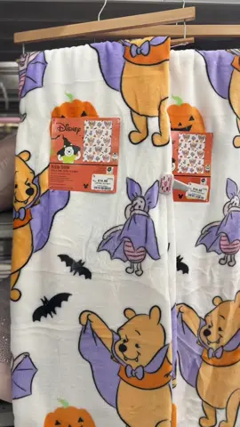 Winnie The Pooh Halloween Blanket 🦇💜🎃 @Burlington  #foryoupage #fypシ゚viral #burlingtonfinds #halloween #fyp 