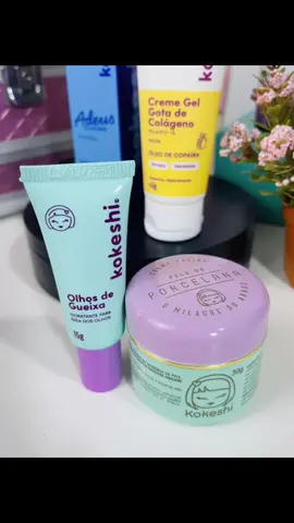✨ Seu ritual de skincare acaba de ganhar um upgrade! 💖 O Kit Kokeshi une o Pele de Porcelana + Olhos de Gueixa para deixar a pele com aparência mais hidratada, luminosa e bem cuidada. 🫧 💗 Hidrata profundamente 💗 Ajuda a deixar a pele com aspecto mais macio e viçoso 💗 Cuida da delicada região dos olhos 💗 Ideal para quem ama aquele efeito de pele saudável e iluminada 🛍️ Aproveite a promoção da Live e o frete grátis para a maioria das regiões. Toque na sacolinha e garanta o seu antes que a oferta termine! ✨ #TikTokShop #Skincare #Kokeshi #PeleDePorcelana #OlhosDeGueixa     