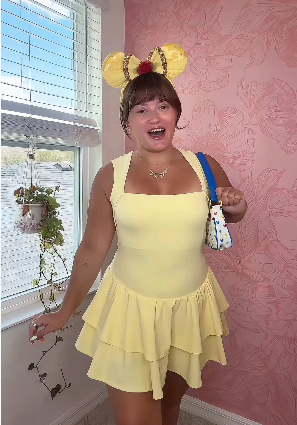 This athletic dress from GLOWMODE has the cutest design ever💛 #glowmode #disneyoutfits #disneybound #athleticdress #disneystyle 