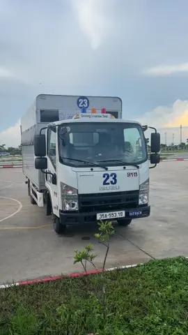 Tiếp tục lên hình sân#hashtag #hoclaixe #xuhuong #xuhuongtiktok 