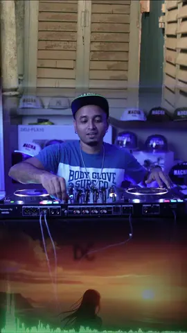 When two Bharatanatyam melodies unite ✨🎶 #dc #anirudh #mashup #remix #djrevvyremix 