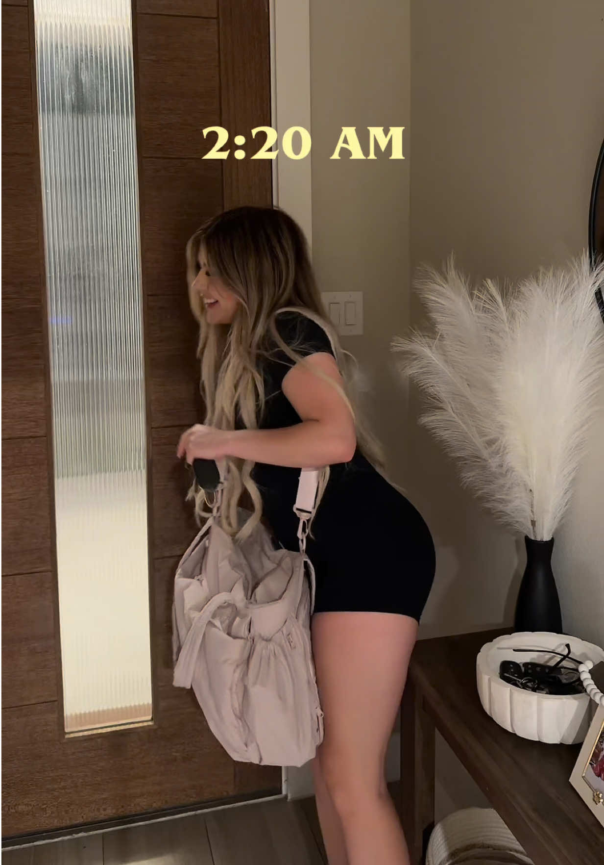 Así se ve una persona que no puede dormir por las noches, pero limpiando después del gym 🤍✨🫧🫶🏻🧼 @Olaplex @lemme  #cleanwithme #foryoupage #viralvideo #viralvideo #cleaning 
