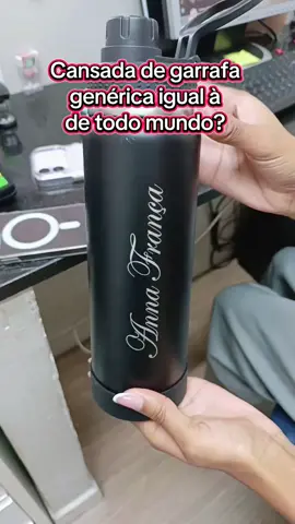Sua garrafa, do seu jeito! 💧✨ Personalizada com seu nome, resistente e com aquela proteção emborrachada que salva de qualquer tombo. Bora garantir a sua? #garrafapersonalizada #garrafainox #personalizados #presentepersonalizado #garrafatermica 
