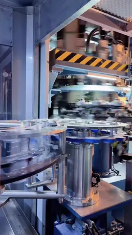 Low energy consumption and cost: the integrated design reduces intermediate links and material handling; the modular structure is also easy to maintain. Coupled with automation, it reduces manual dependence, and the long-term operating cost is lower. #WaterProductionLine #FillingMachine #BottleBlowingMachine