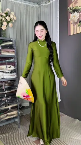 Áo dài lụa Tô Châu trơn sáng   #aodai #aodaivietnam #aodaithietke #gianghuongcardina 