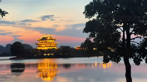 Ngắm hoàng hôn từ 1 góc cao hơn 