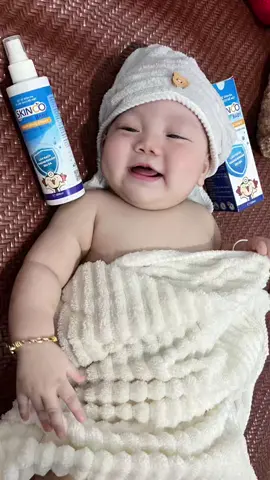 Chai đa năng mà cũng tiện lắm nè các mom 🤗🤗 #quangcao #xitvesinhchobe #SkinooBabySanitizingSpray #hoptaccungskinoo #xuhuong 