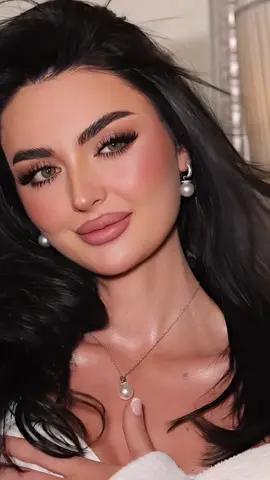 ميكب فخم لجميلاتي واطلالتهم 😍♥️ #ميكب #ميكب_عرايس #braids #dubai #explor 