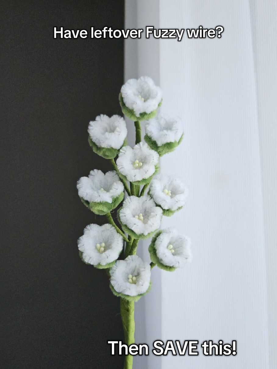 Consider this your sign to stop throwing away your fuzzy wire scraps. 🌸♻️ Save them instead of throwing them away and turn all those little scraps into colorful mini flowers. Perfect for using up the pieces that are too short for your usual projects. ✨ Save this for your next craft session! 💐 #fuzzywireflowers #pipecleanerflower #crafttutorial #diyflowers #crafttok 