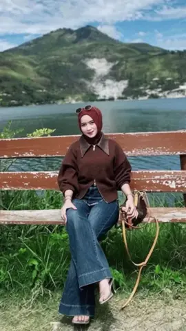 SPIL LINK DI BIO  Kata Pencarian 👇🏻 Pashmina 1C Baju 2F Celana 4F #outfitinspo #ootdinspo #liburan ke gunung danau #weekday #HijabFashion 
