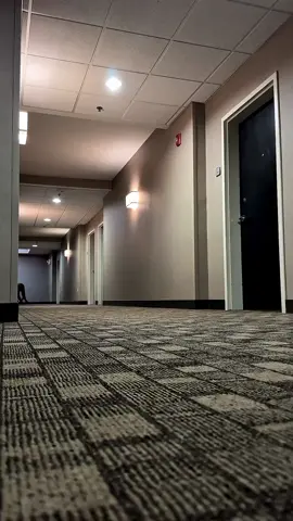 ding dong ditching in hotel New York🤣#dingdong #fyp #viralvideo #tranding #funnyprank 