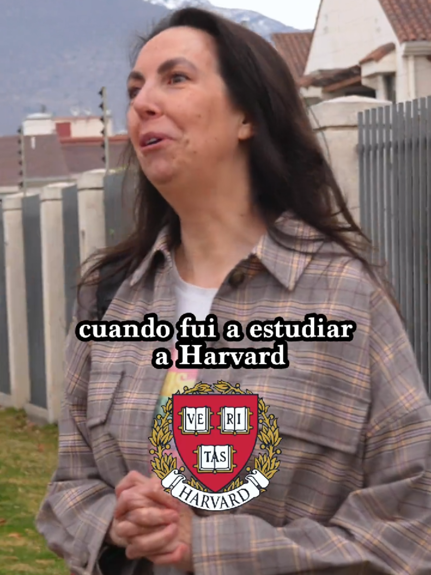 Estudiante de Harvard🤯 🎓 “Fue fácil entrar a Harvard, pero me costó salir” — Esta educadora chilena comparte las lecciones que le cambiaron la vida: humildad, pensamiento crítico y por qué los celulares nos están robando el tiempo que deberíamos pasar con nuestros hijos.  💬 Su consejo más honesto: “No me crean nada de lo que digo, la verdad solo nace de ti.”  📚 Educación | Crianza | Harvard | Desarrollo infantil