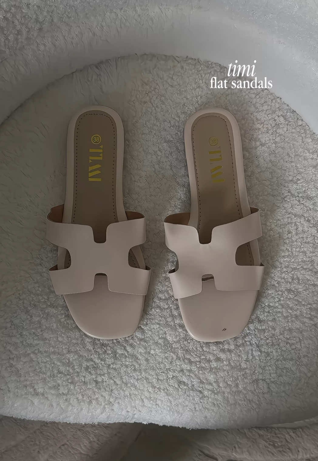 if comfort is your priority, Timi flat sandals are a must try 😍 perfect for long walks, errands, and daily wear #flatsandals #sandals #slippersandals #timi #timisandals 