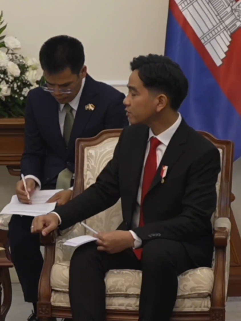 Dari Istana Wakil Presiden, langkah-langkah kerja sama terus diperkuat. Semoga hubungan Indonesia dan Kamboja semakin erat dan membawa manfaat bagi kedua negara. #aksigibran #wapresgibran #fyp #menyalagibranku #fyp 
