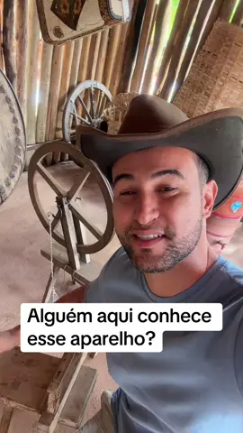 Essa máquina de costura me lembrou muito minha infância, a minha vó tinha uma que costurava sempre.