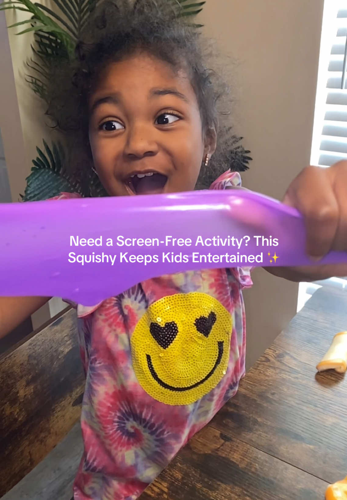 My daughter‘s reaction to this squishy toy says it all! 😄  #tabasquishy #squishy #toy #kids #sensorytoysforkids 