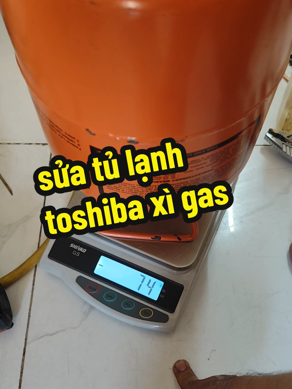 sửa tủ lạnh toshiba xì gas đường sưởi máng nước. 😉😉😉. #suatulanh #suatulanhtainha 
