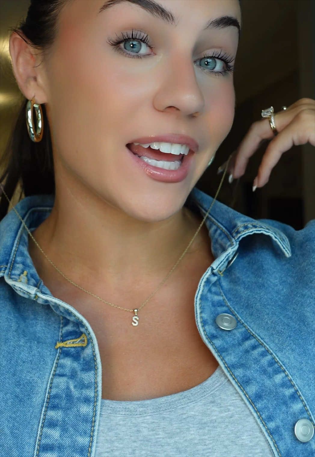 Easy to take on and off and perfect for everyday wear!! Love this initial necklace from Pavoi!!✨ #initialnecklace #daintynecklace #tarnishfreejewelry #pavoijewerly #tiktokshopsummersale 
