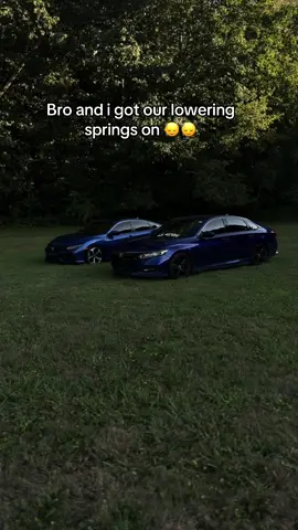 don’t pay any attention to how dirty they are tho 😅 but D2 ftw ✊🏻 . . . @LOUIEVSXXII @fc1.jace @So Scare Social Club ®  #viral #trending #carsoftiktok #honda #loweringsprings 