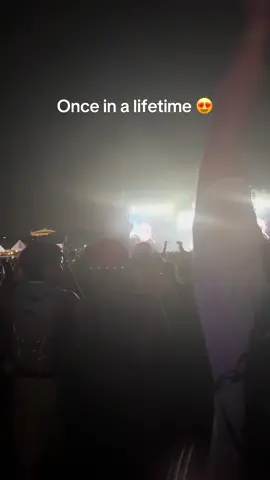 Yes Lorde did in fact, bring out Charli XCX for #girlsoconfusing at #lollapalooza and I’m still not over it #lorde #charlixcx 