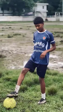 ইনশাআল্লাহ একদিন সফল হব 🤲 . . . . . . . . . . . . . . . . . . . #football  #football  #foryou  #trending  #fyp  @TikTok 