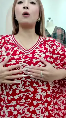 Asaya Blouse wanita motif bunga merah lengan panjang desain longgar#AsayaBlouse #BlouseWanita #BlouseBunga #MotifBungaMerah #BlouseLenganPanjang